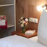 Iii In The Anton House * أوبيرميسلشتاين